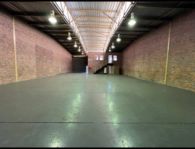 399M² WAREHOUSE TO LET IN STRIJDOMPARK